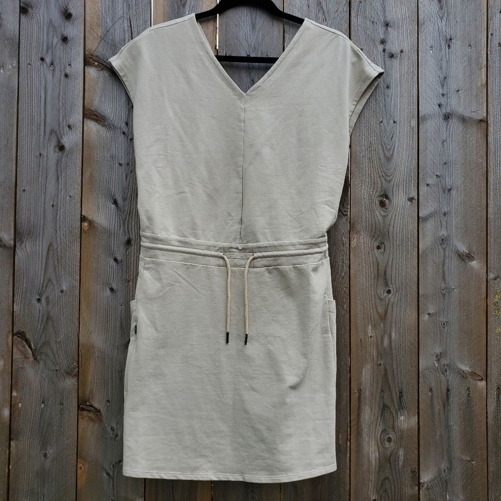 Patagonia Women's Organic Cotton V Neck Roaming Dress Size M